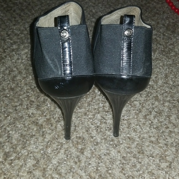 Mk booties - Picture 3 of 3